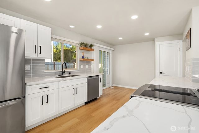 17204 109th Place SE, Renton, WA 98055