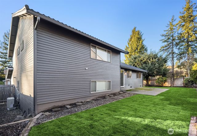 17204 109th Place SE, Renton, WA 98055