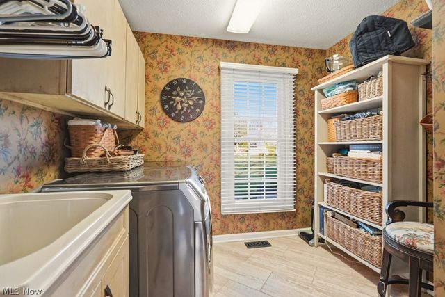9943 Brookhill Circle, Twinsburg, OH 44087