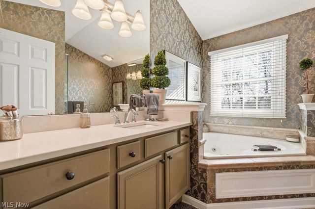 9943 Brookhill Circle, Twinsburg, OH 44087