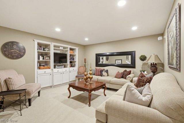 9943 Brookhill Circle, Twinsburg, OH 44087