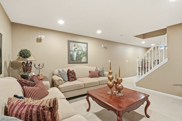 9943 Brookhill Circle, Twinsburg, OH 44087
