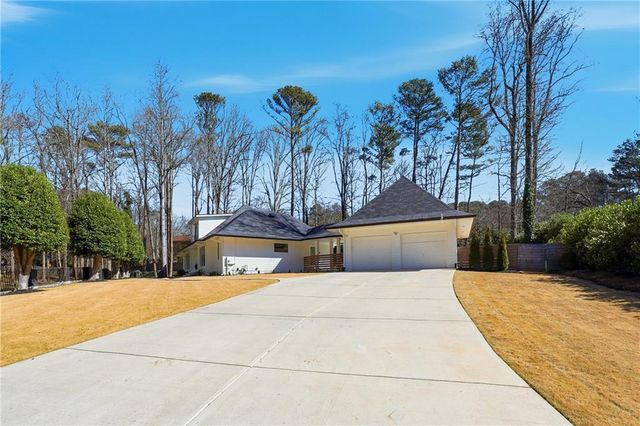 6179 Windsong Way, Smoke Rise, GA 30087