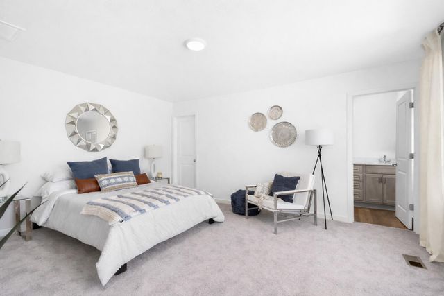 1702 N Boxwood Drive, Brookline, MO 65619