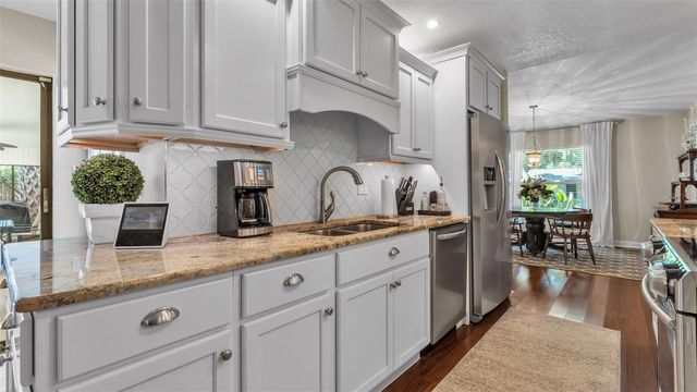 906 CRESTVIEW DRIVE, Auburndale, FL 33823