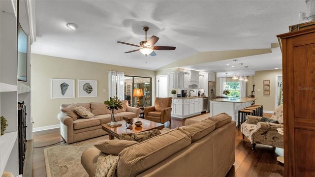 906 CRESTVIEW DRIVE, Auburndale, FL 33823
