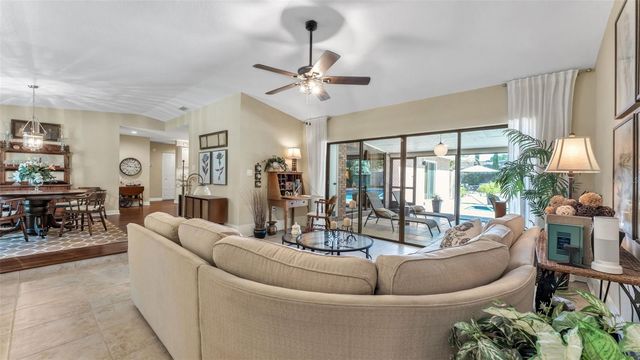 906 CRESTVIEW DRIVE, Auburndale, FL 33823