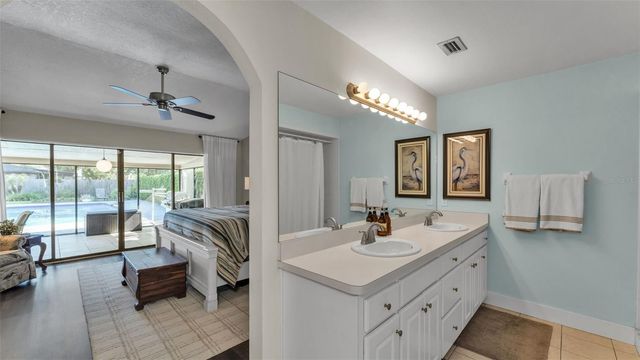 906 CRESTVIEW DRIVE, Auburndale, FL 33823