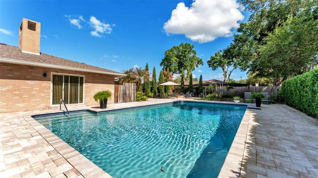 906 CRESTVIEW DRIVE, Auburndale, FL 33823
