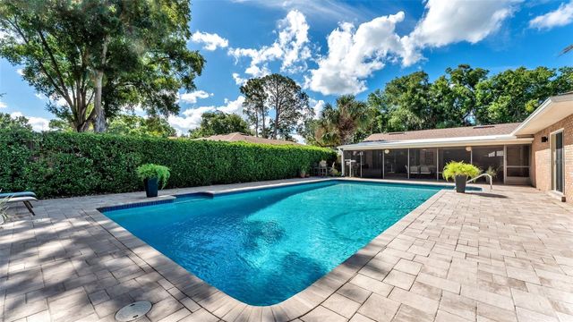 906 CRESTVIEW DRIVE, Auburndale, FL 33823