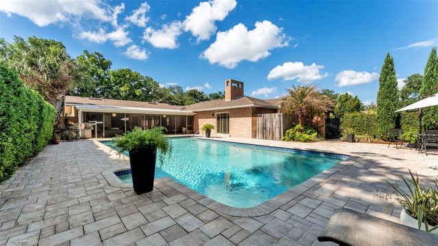 906 CRESTVIEW DRIVE, Auburndale, FL 33823