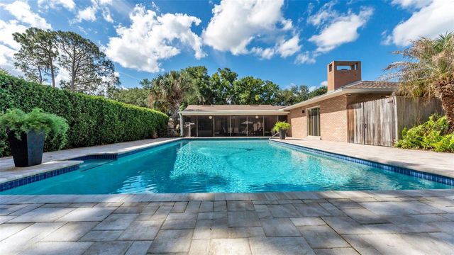 906 CRESTVIEW DRIVE, Auburndale, FL 33823