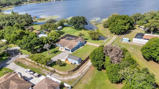 906 CRESTVIEW DRIVE, Auburndale, FL 33823