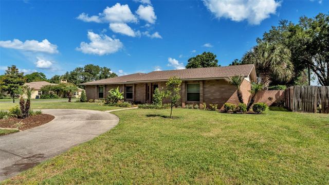 906 CRESTVIEW DRIVE, Auburndale, FL 33823