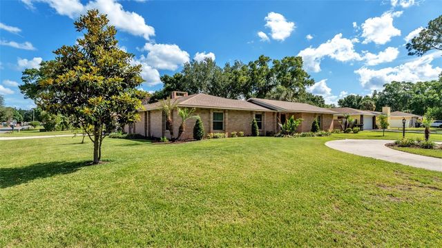 906 CRESTVIEW DRIVE, Auburndale, FL 33823