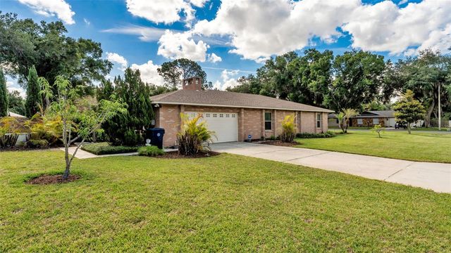 906 CRESTVIEW DRIVE, Auburndale, FL 33823