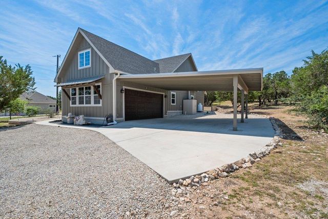 411 Eagle LN, Fischer, TX 78623