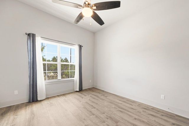 411 Eagle LN, Fischer, TX 78623