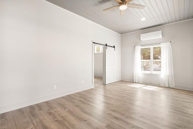 411 Eagle LN, Fischer, TX 78623