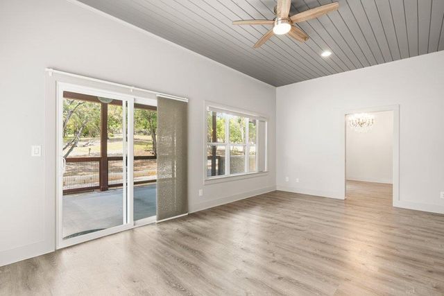 411 Eagle LN, Fischer, TX 78623
