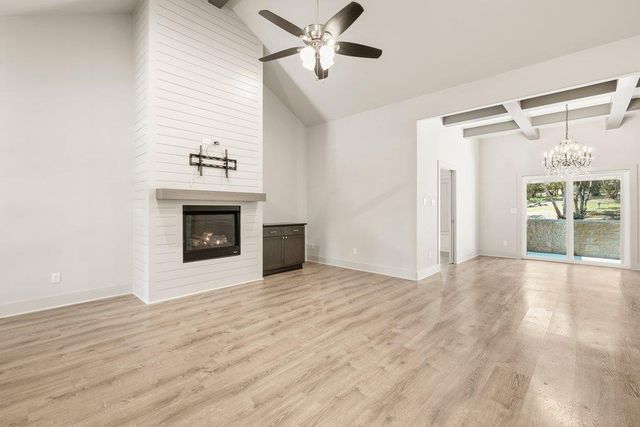 411 Eagle LN, Fischer, TX 78623