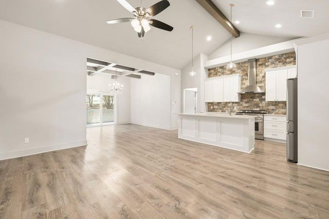 411 Eagle LN, Fischer, TX 78623