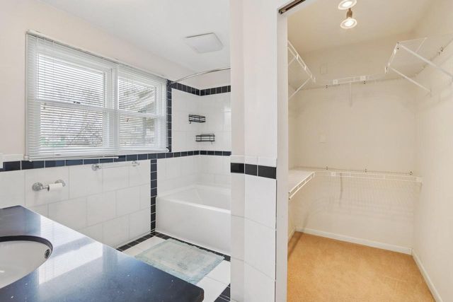 1105 Sequoia Trail, Madison, WI 53713