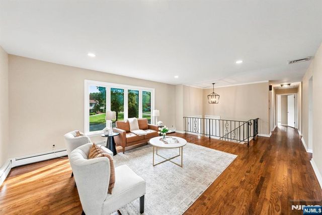 22 Marguerite Lane, Montville Township, NJ 07082