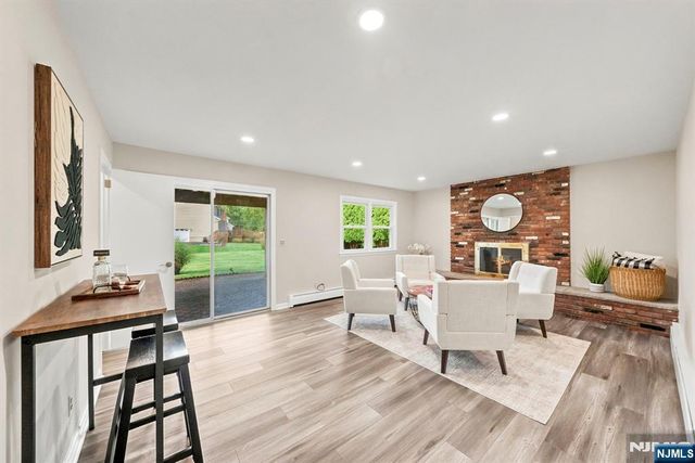 22 Marguerite Lane, Montville Township, NJ 07082