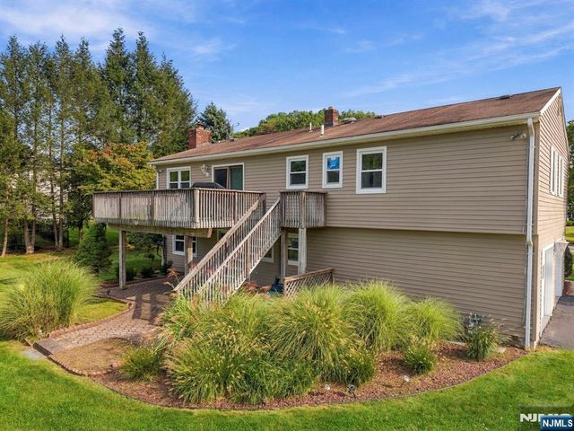 22 Marguerite Lane, Montville Township, NJ 07082