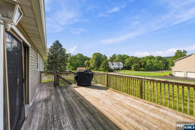 22 Marguerite Lane, Montville Township, NJ 07082