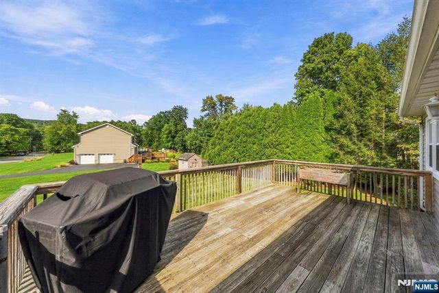 22 Marguerite Lane, Montville Township, NJ 07082
