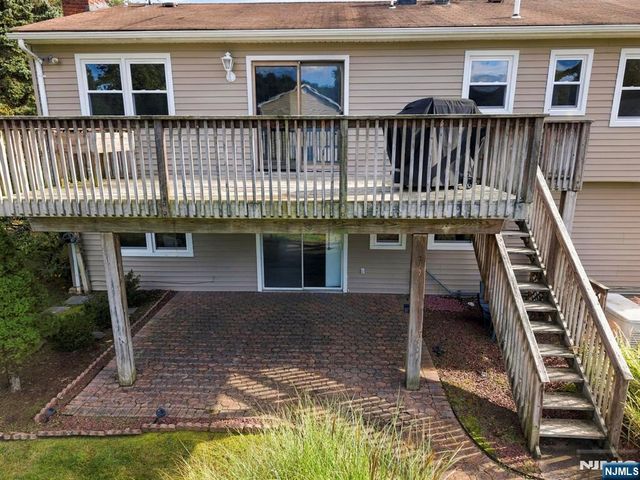 22 Marguerite Lane, Montville Township, NJ 07082
