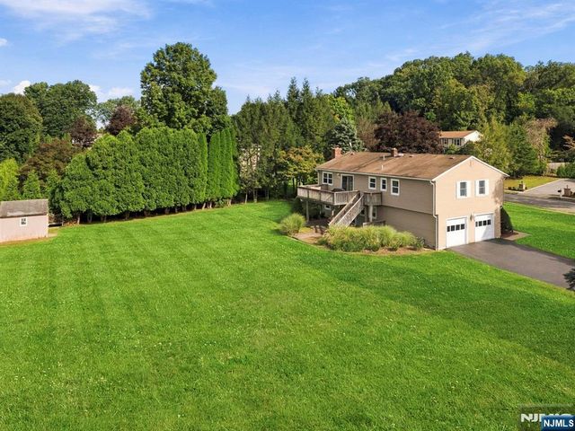 22 Marguerite Lane, Montville Township, NJ 07082