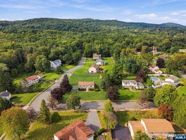 22 Marguerite Lane, Montville Township, NJ 07082