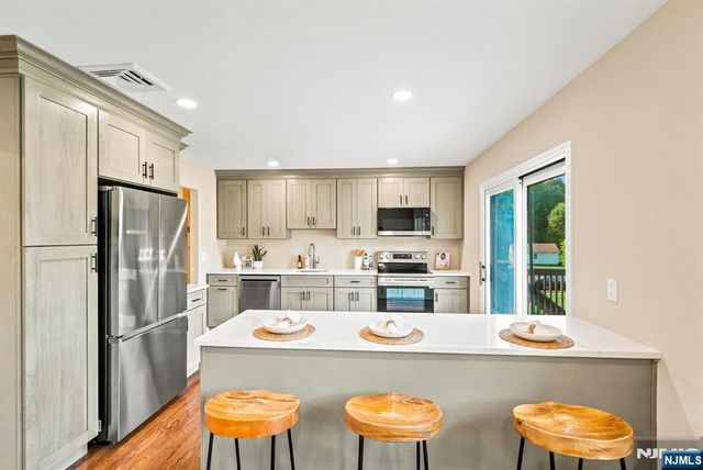 22 Marguerite Lane, Montville Township, NJ 07082