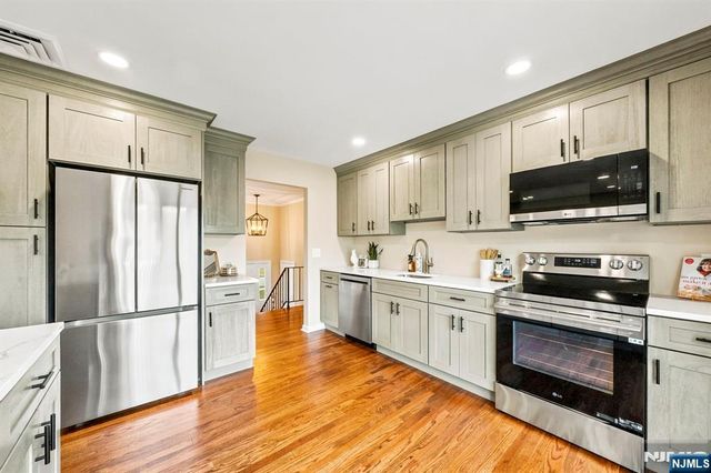 22 Marguerite Lane, Montville Township, NJ 07082