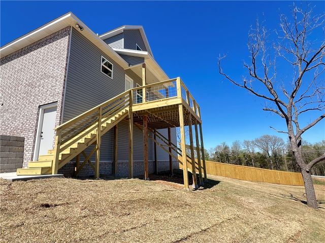 227 Tonya Loop, Huntsville, AR 72740