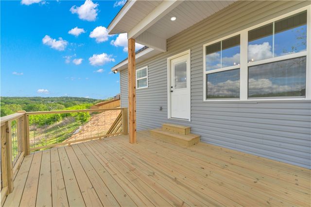 227 Tonya Loop, Huntsville, AR 72740