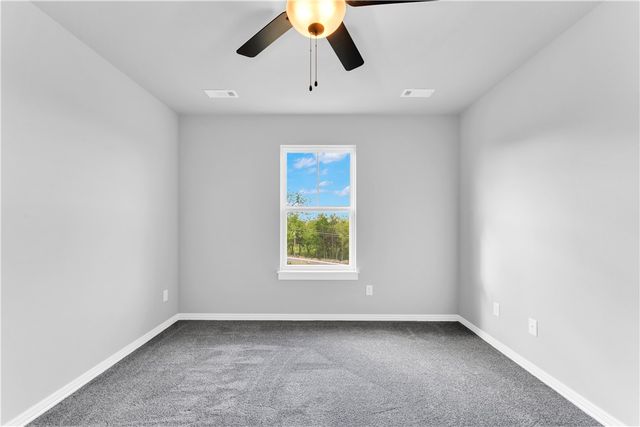 227 Tonya Loop, Huntsville, AR 72740