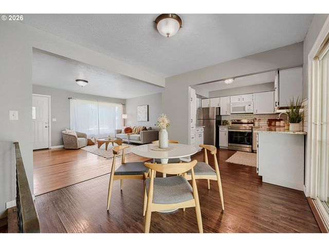 1107 Se 123RD Ave, Portland, OR 97233