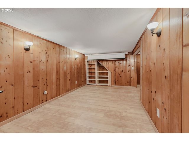 1107 Se 123RD Ave, Portland, OR 97233