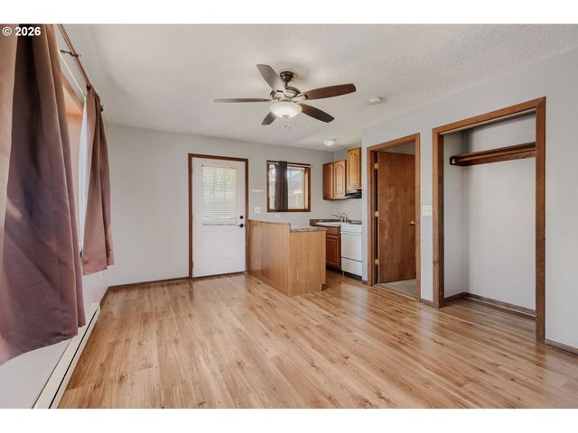 1107 Se 123RD Ave, Portland, OR 97233