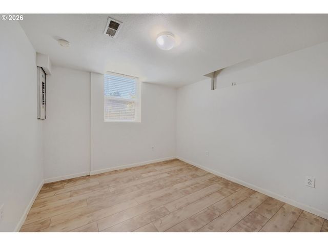1107 Se 123RD Ave, Portland, OR 97233
