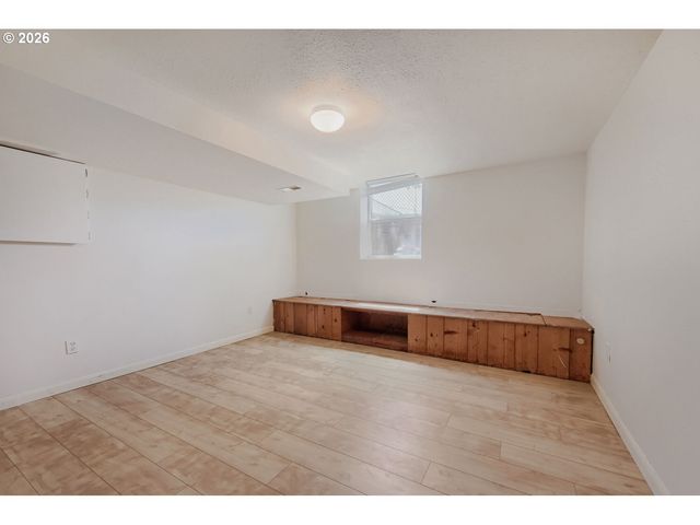 1107 Se 123RD Ave, Portland, OR 97233