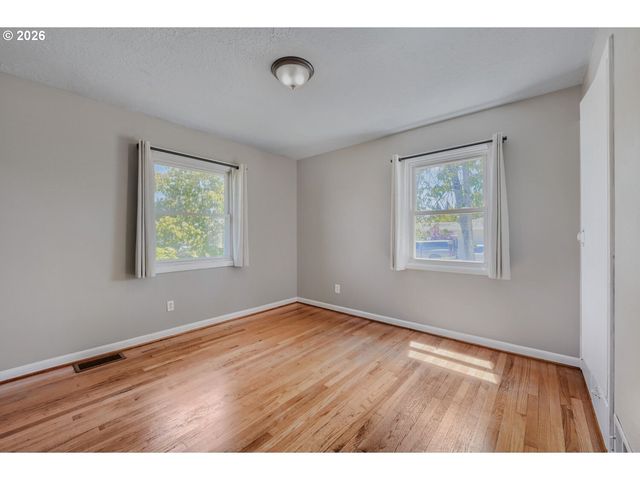 1107 Se 123RD Ave, Portland, OR 97233