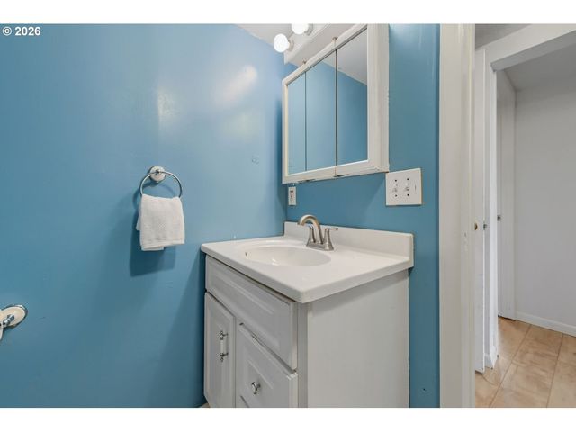 1107 Se 123RD Ave, Portland, OR 97233
