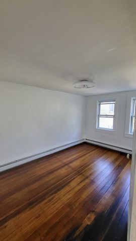 46 North Street, Lowell, MA 01852