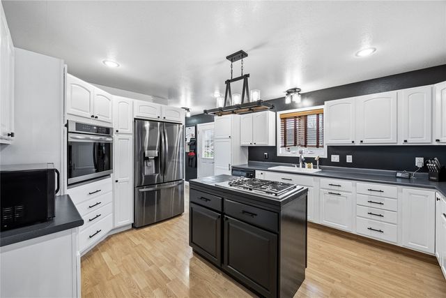103 Longworth Avenue, Alburnett, IA 52202