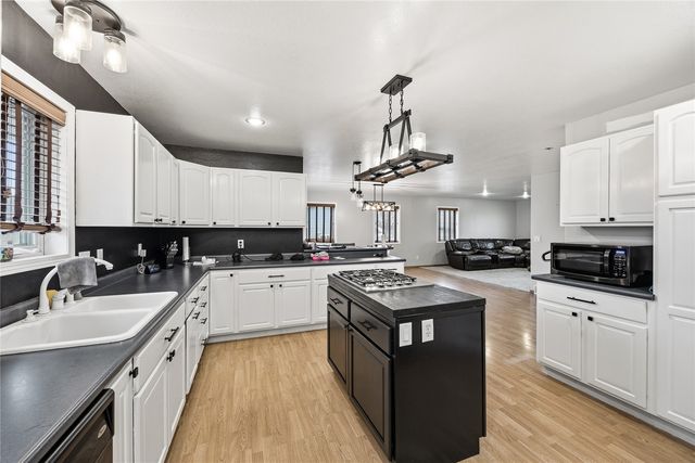103 Longworth Avenue, Alburnett, IA 52202